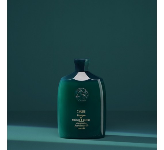 Oribe Shampoo for Moisture & Control 250 ml - I RESTORDRE. ER PÅ LAGER I GAVEÆSKEN ORIBE MOISTURE & CONTROL COLLECTION